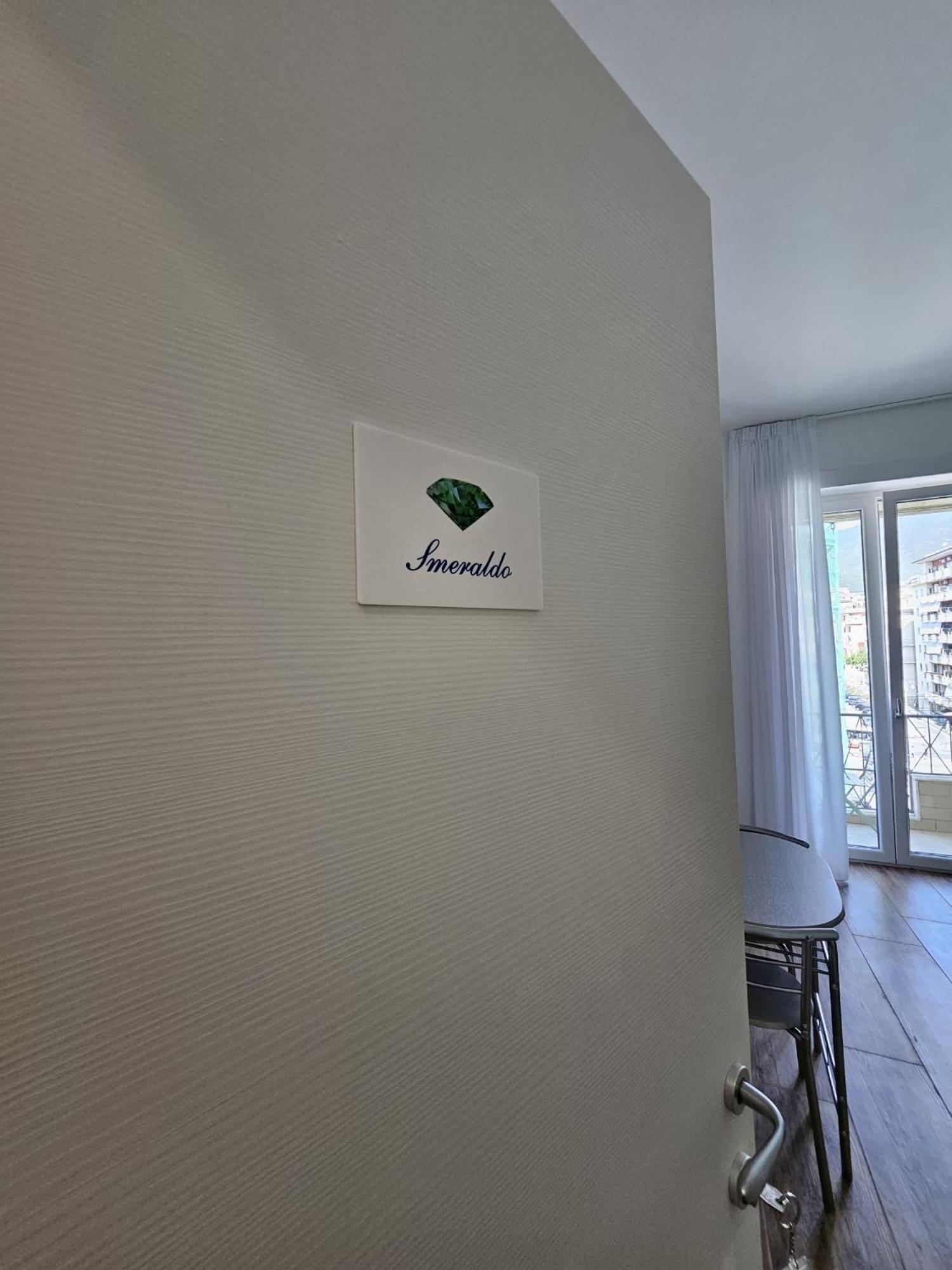 B&B Pietre Preziose Salerno Buitenkant foto